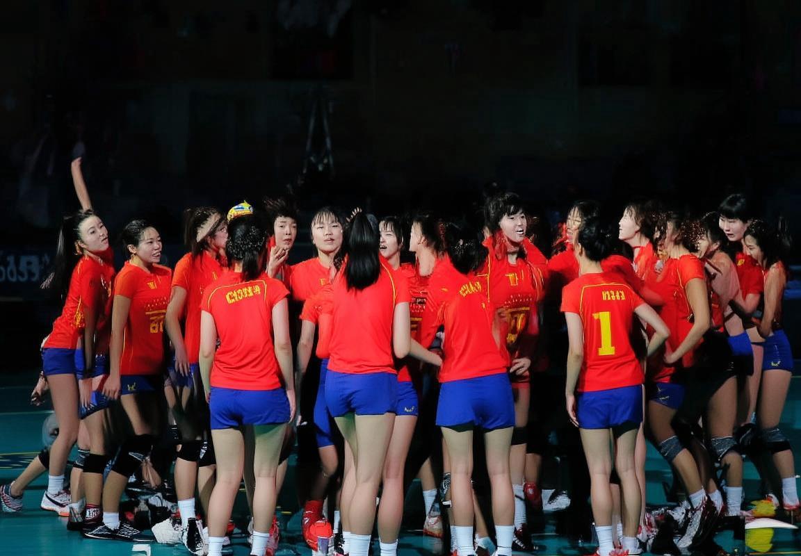 中国女排逆境逆袭：对决俄罗斯赛况回顾